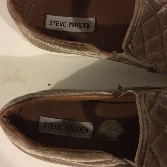 Steve Madden Velvet slip ons - Picture 3 of 4